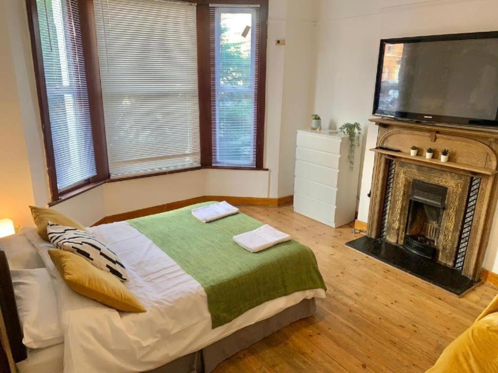 Best Priced London Living Deluxe Bedroom 4 Buitenkant foto
