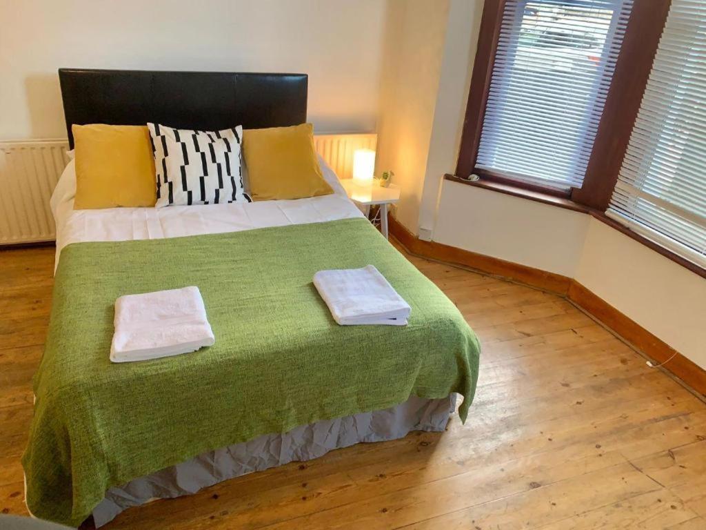 Best Priced London Living Deluxe Bedroom 4 Kamer foto
